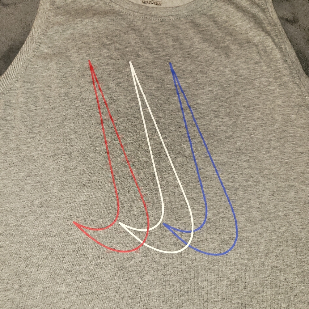 Nike Tank Top - Picture 2 of 3